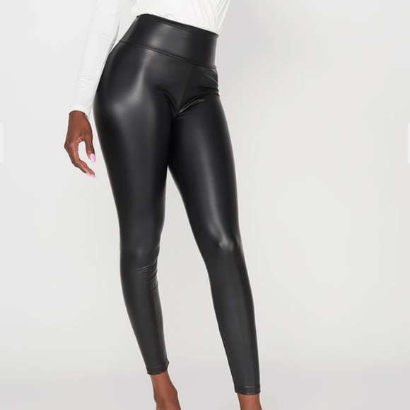 STREETWEAR | Faux leather leggings size L